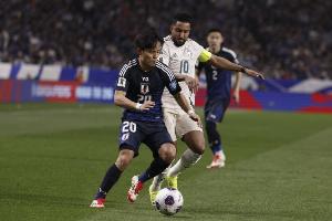 本田圭佑：我很擔(dān)心久保建英的傷勢(shì)，若他缺陣伊東純也將首發(fā)